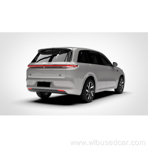 Intelligent Luxury Midsize SUV Silver L8 max